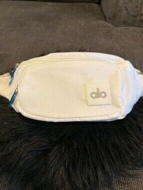 ALO Yoga | Bags | Alo Yoga Ivory Explorer Funny Pack Nwt | Poshmark